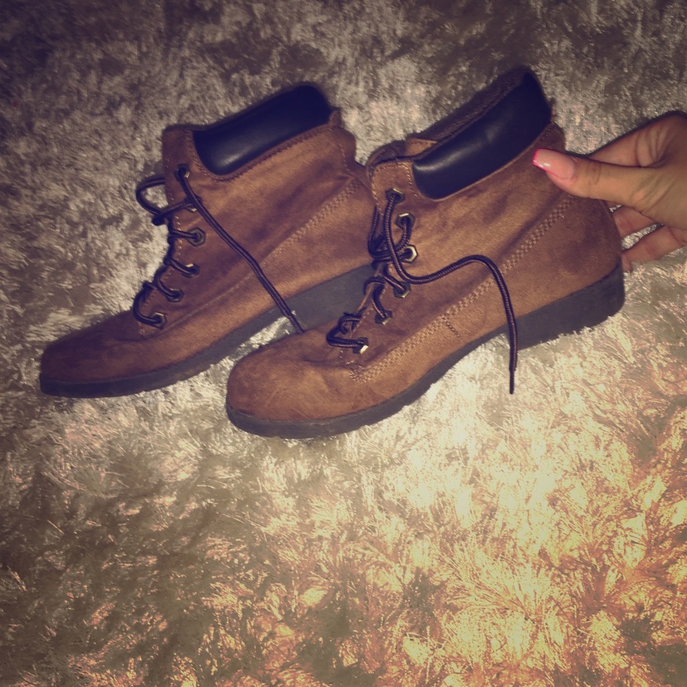 Short boots